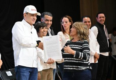 Gobernador Durazo y Sedatu entregan escrituras y fortalecen certeza patrimonial en Sonora