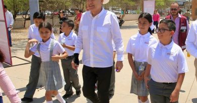 Gobernador Durazo destina la mayor inversión registrada en uniformes escolares; inicia distribución el 6 de mayo