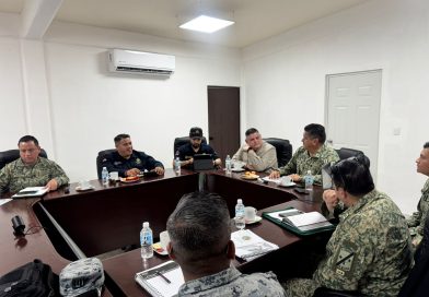 Se reúnen personal de Protección Civil Sonora y de la Cuarta Zona Militar, para coordinar atención ante fenómenos meteorológicos Se reúnen personal de Protección Civil Sonora y de la Cuarta Zona Militar, para coordinar atención ante fenómenos meteorológicos